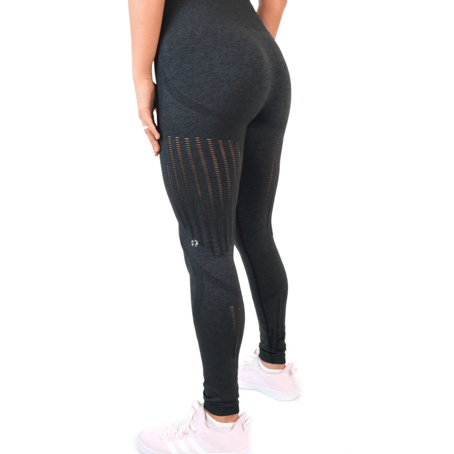 LIGHTWEIGHT SEAMLESS - byCRUZ