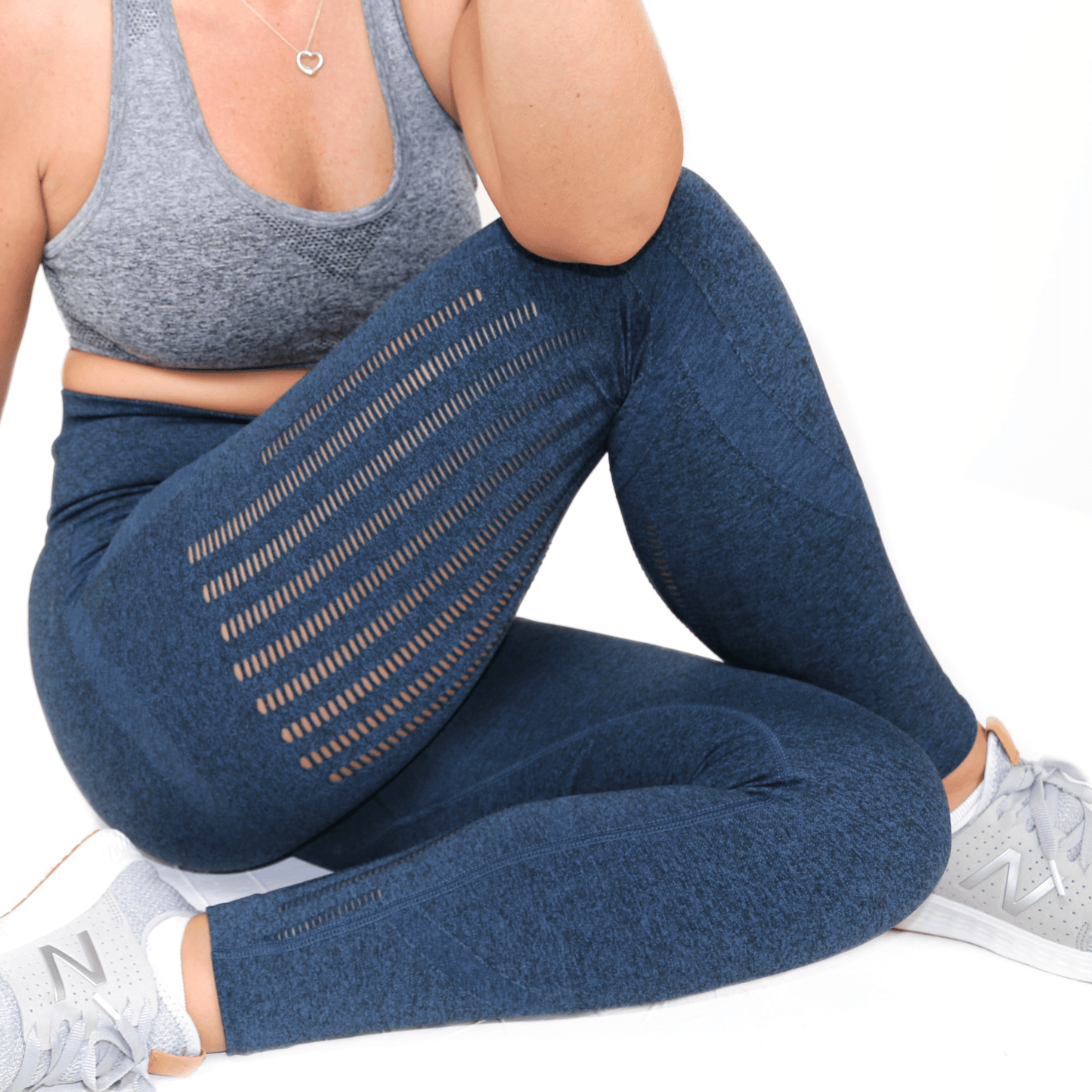 LIGHTWEIGHT SEAMLESS - byCRUZ